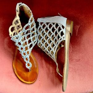 Adorable, bling sandels size 7